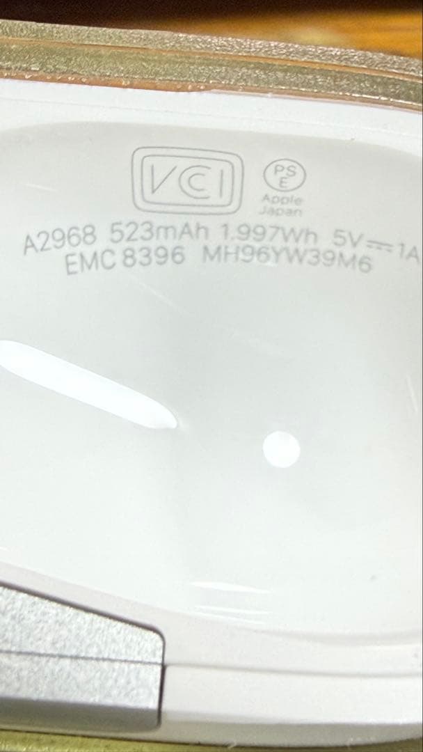 美品　AirPods Pro 2 (USB-C) 本体