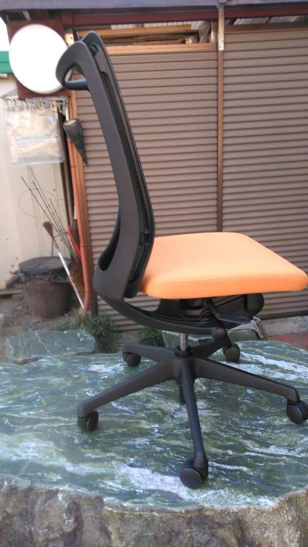 オカムラ　デスクチェア