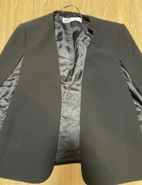 【試着のみ】ZARAノーカラーケープジャケット