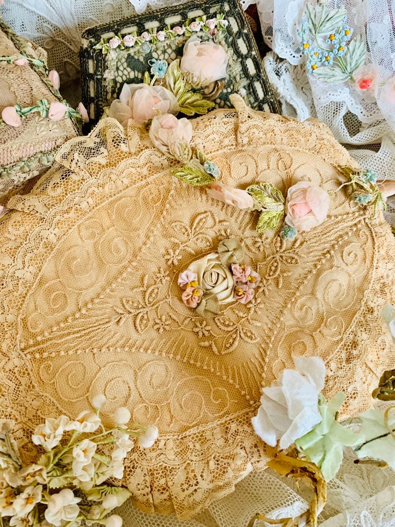 アンティークシルクハンキーケースロココモチーフ※フランス※アメリカ