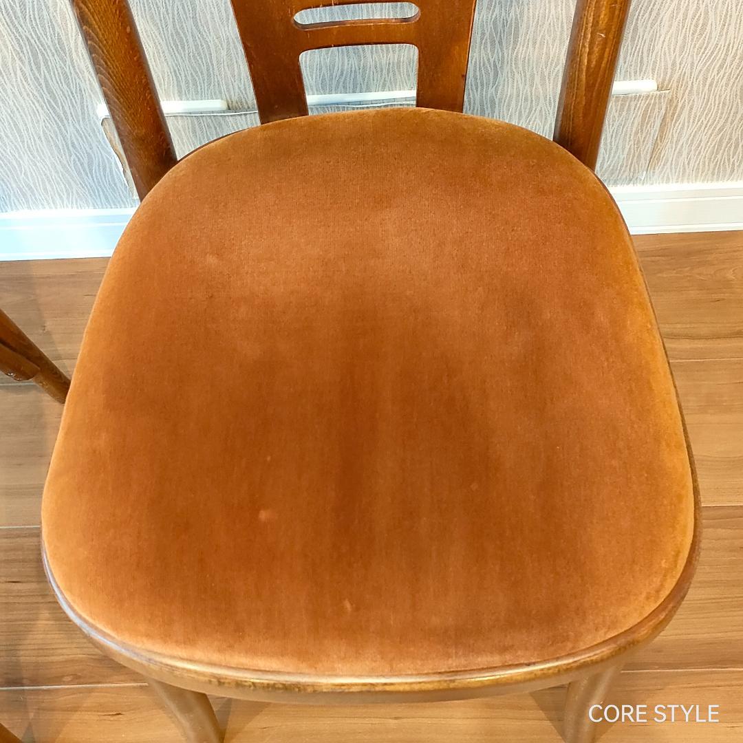 ビンテージ　ベントウッドチェア　ベルベット生地　ルーマニア製　2脚セット①