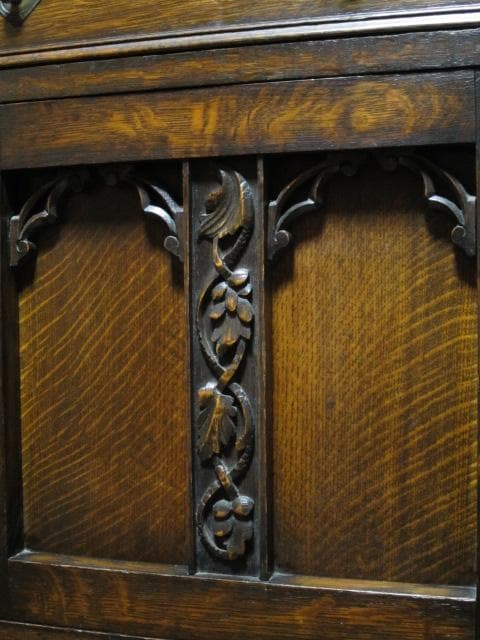 英国 イギリス アンティーク ジャコビアン様式 ブルボーズレッグ サイドボード