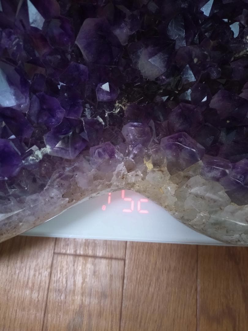 アメジストクラスター　高さ約63㎝　重量約25.1㎏