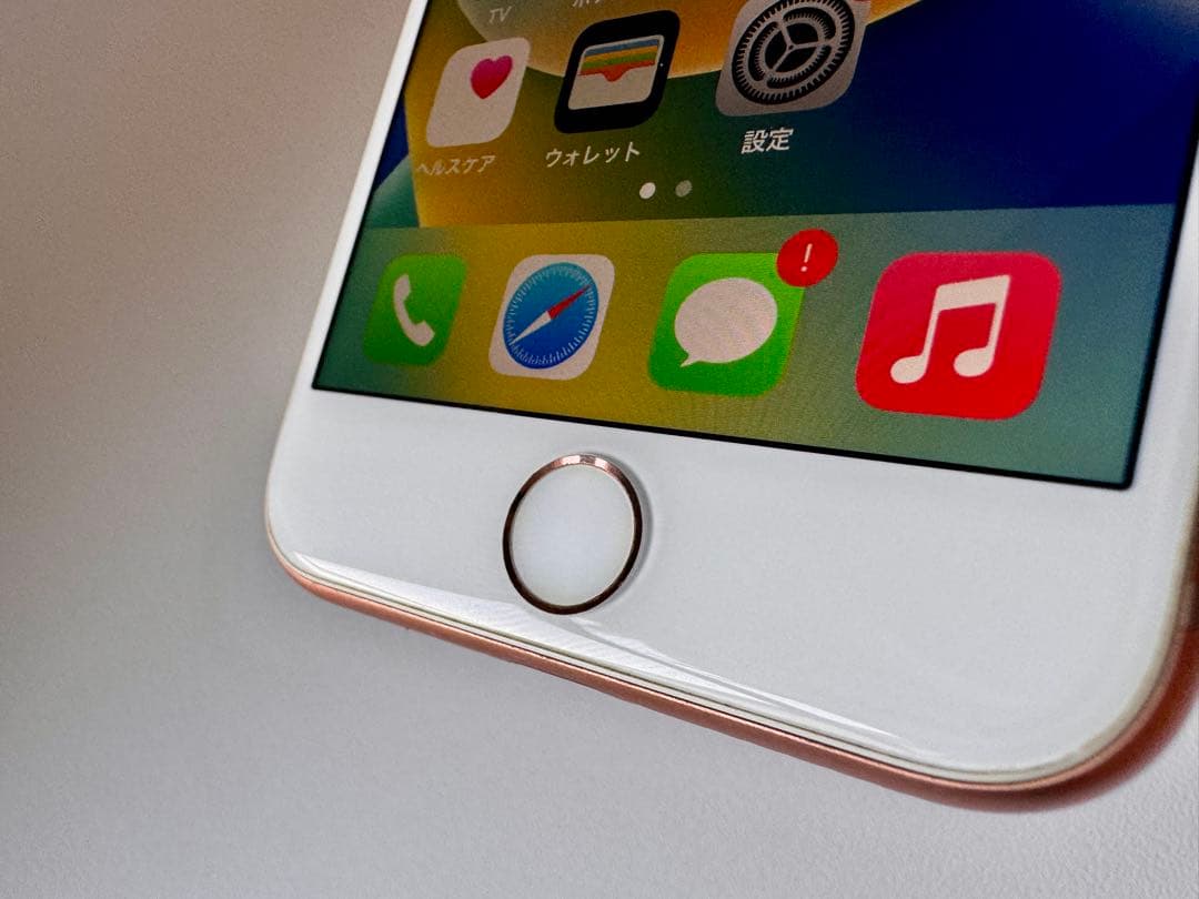 【超美品】とら⭐︎iPhone 8 ゴールド 64GB バッテリー残100%