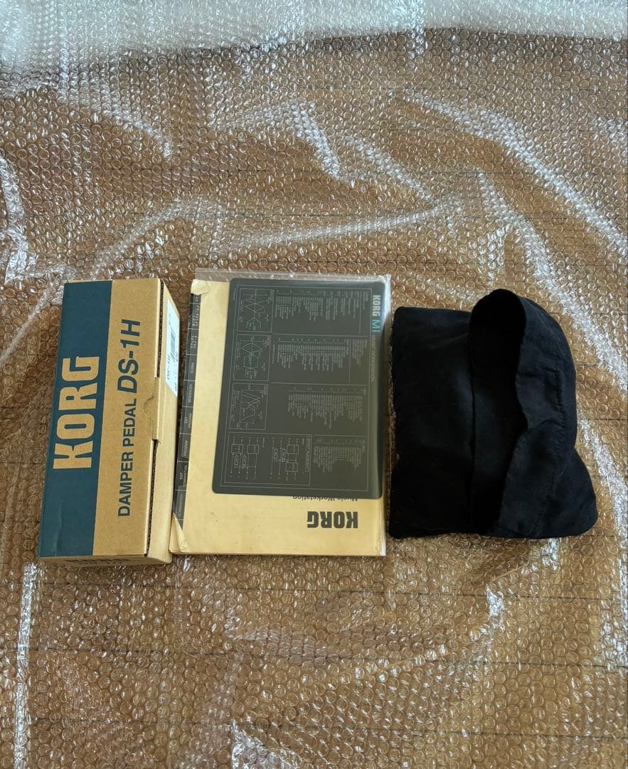 KORG M1 音楽ワークステーション　シンセサイザー ペダル専用台付き