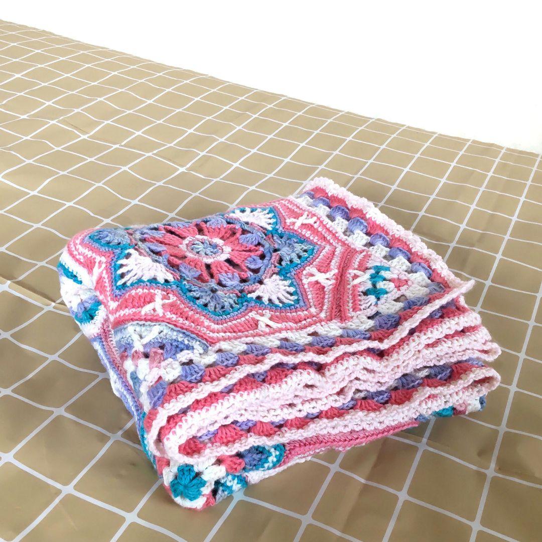 C427　手編みマルチカバー　ブランケット　モチーフ編み　モチーフ繋ぎ　大判