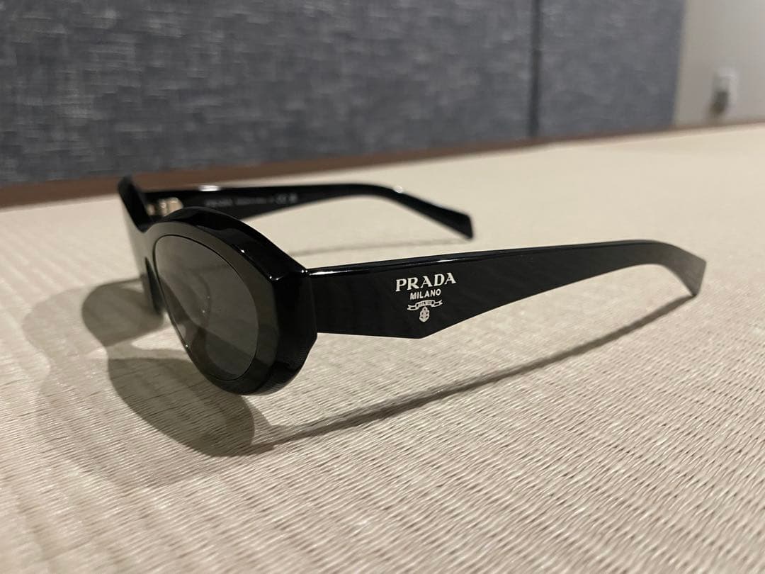 【美品】PRADA プラダ シンボルサングラス SPR 26Z レディース