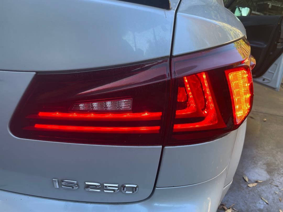 LEXUS IS250 LEDテールライト　VLAND