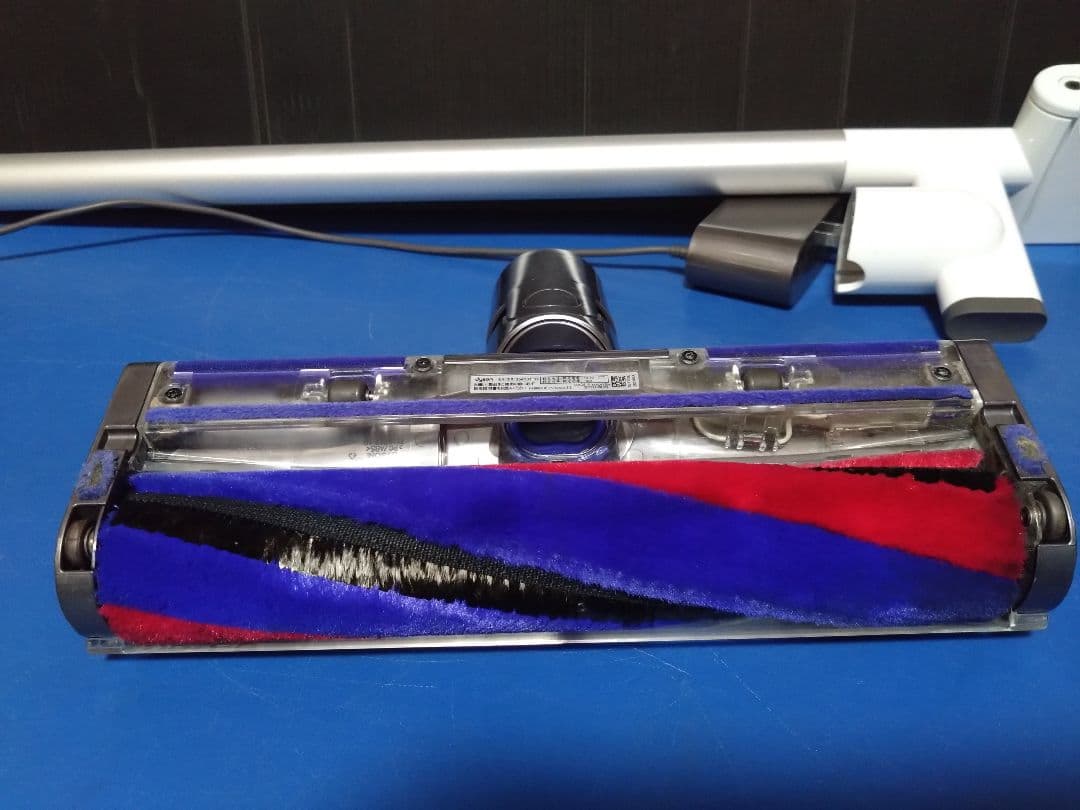 大人気モデル！dyson‼️デジタルスリムフィラフィ SV18　充電スタンド付き