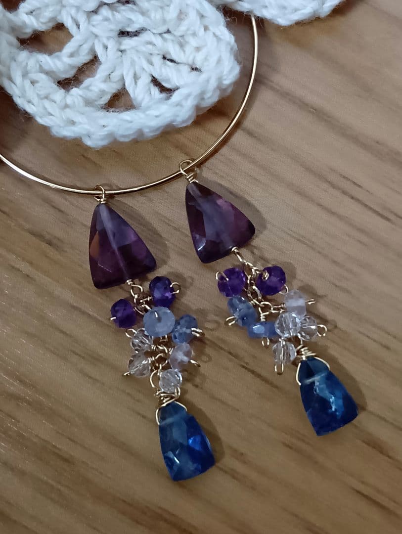 590/14kgfパープルフローライト×カイヤナイト他８点ピアス