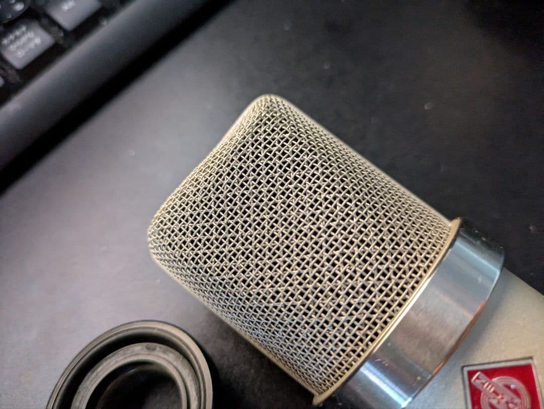 Neumann TLM102 コンデンサーマイク