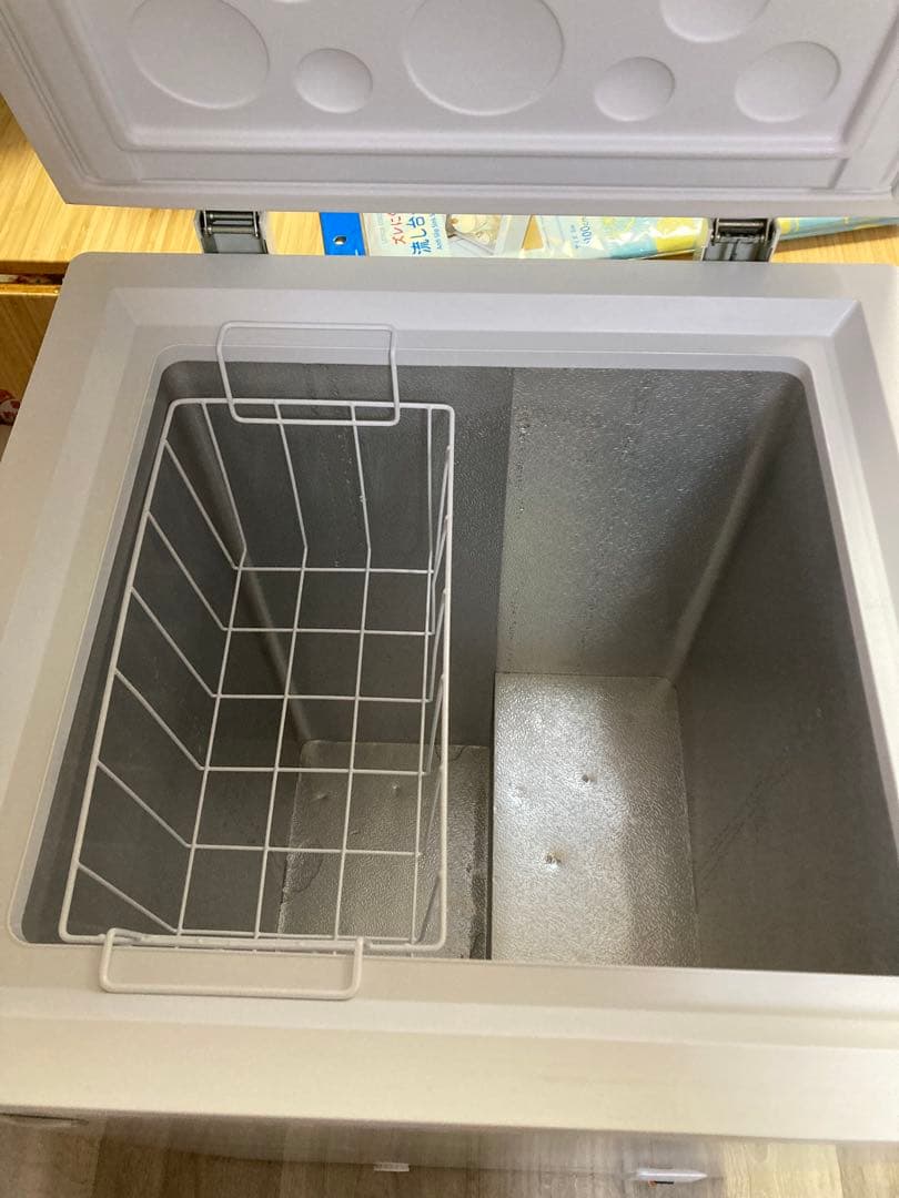 コンパクト冷凍庫 ホワイト