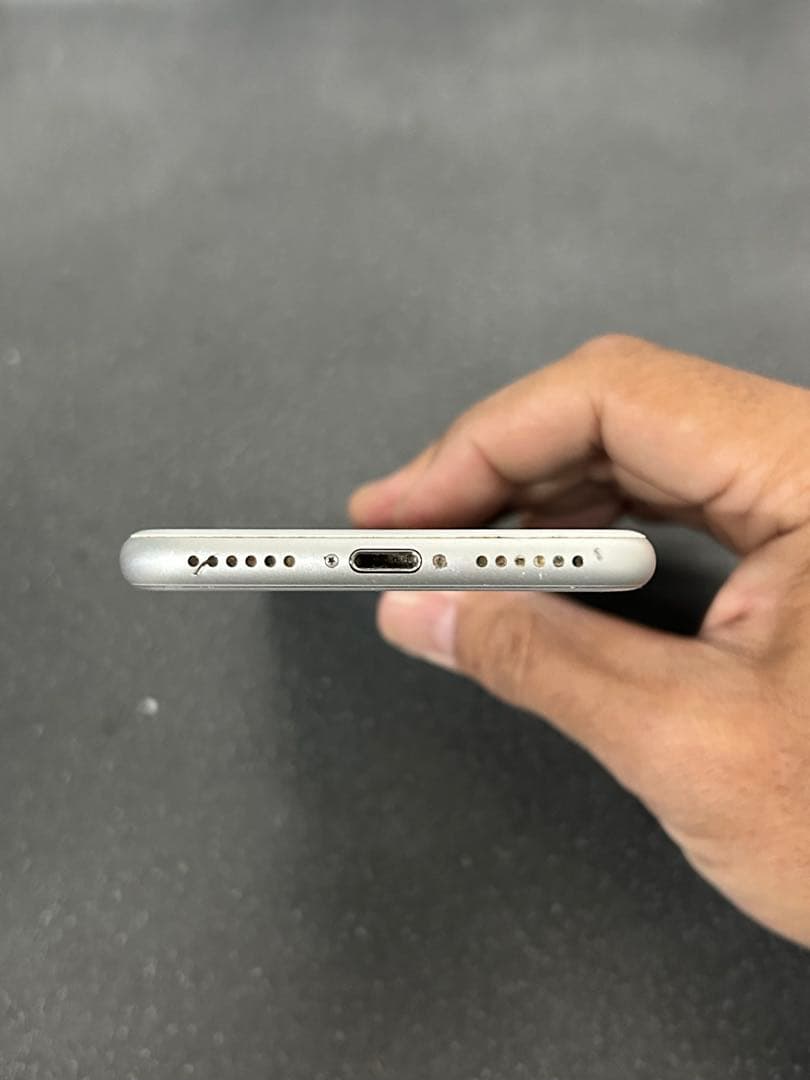 携帯電話本体 iPhone8 256GB