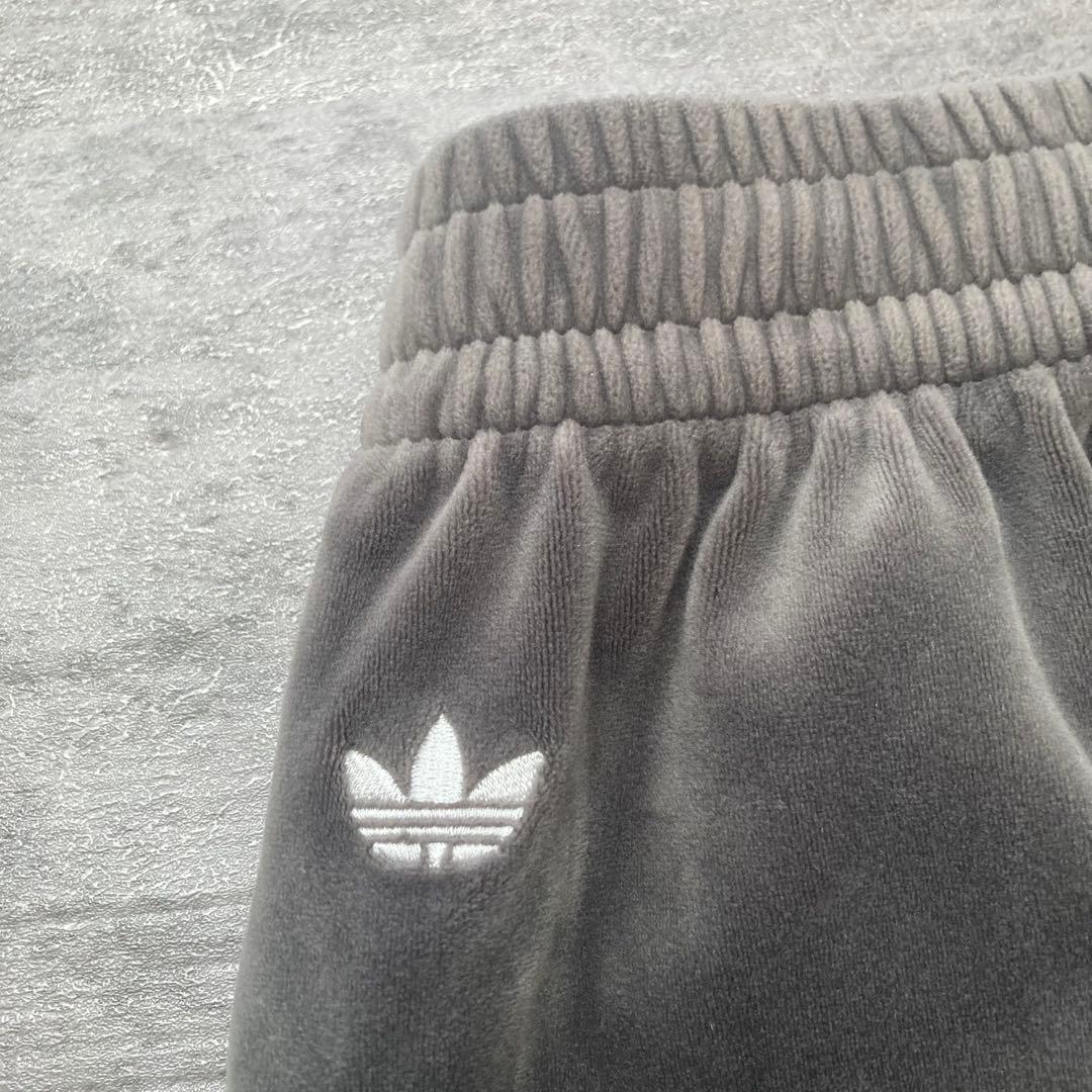 adidas ベルベット ルーズ　トラックパンツ　Mサイズ
