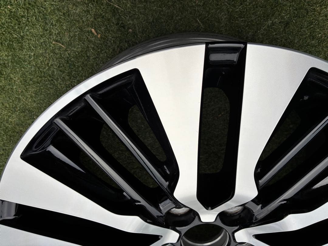 トヨタ　アルファード30 18インチアルミホイール