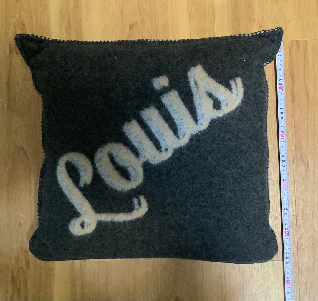 ルイヴィトン　クーサンロゴ　バイカラー　クッション　新品未使用　非売品