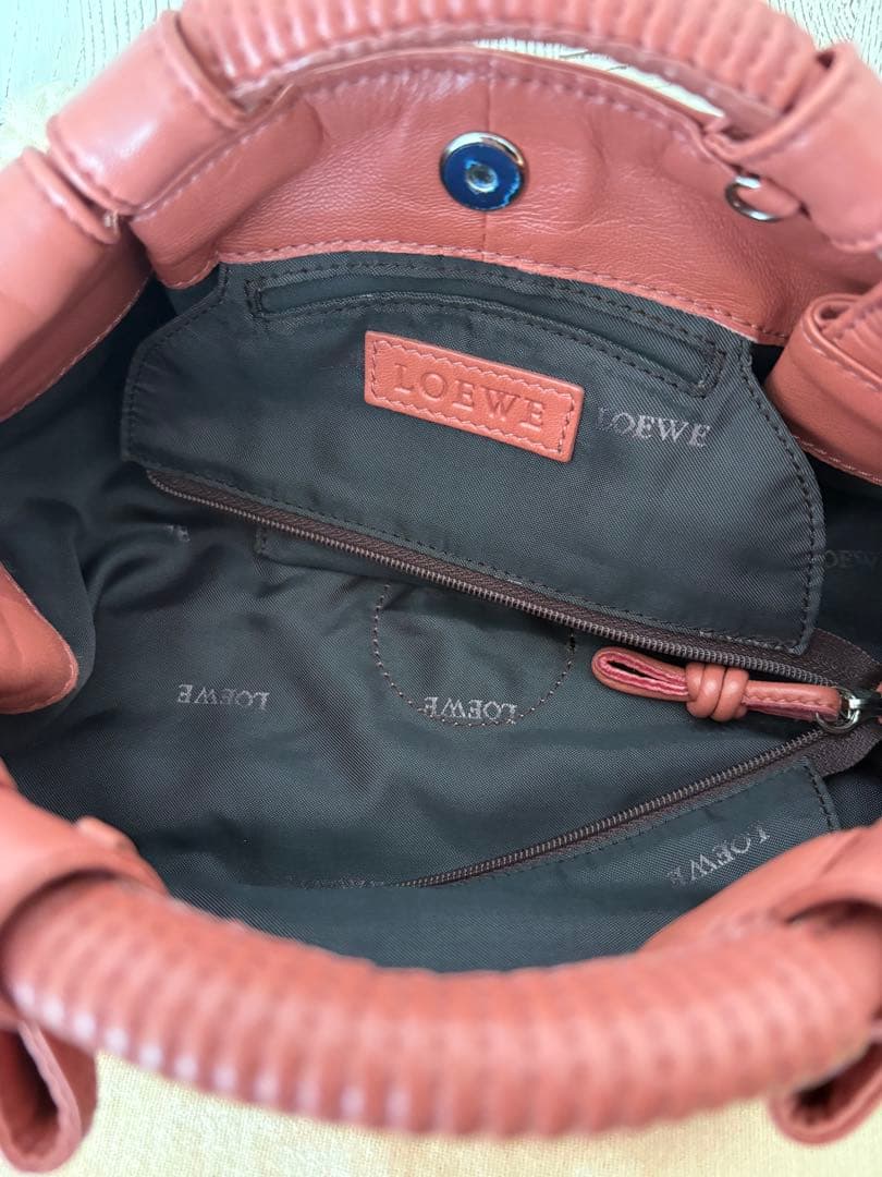 LOEWE レザーショルダーバッグ ピンク