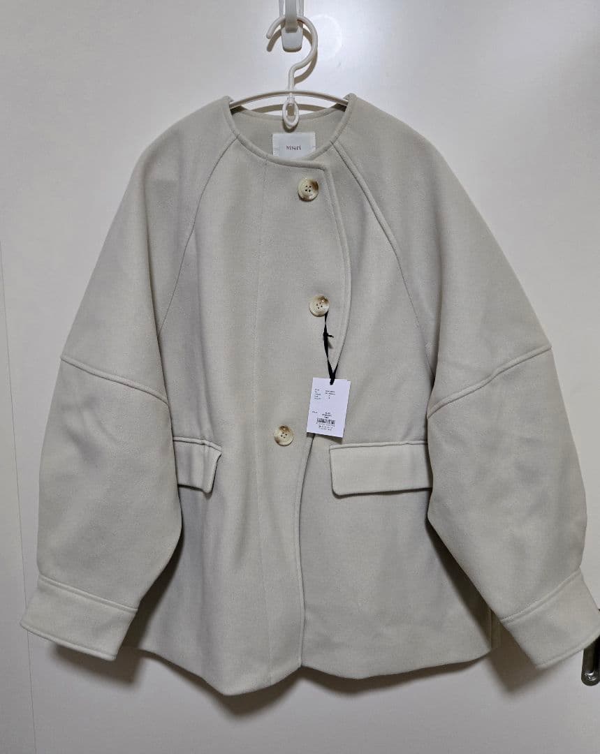 年末セール 新品紙タグ付き hinari ウェーブデザインミドルコート S