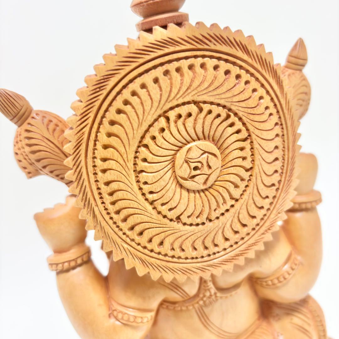 ま*こ様 【大】神木カダムウッド製　木製　ガネーシャ像 置物 約23cm