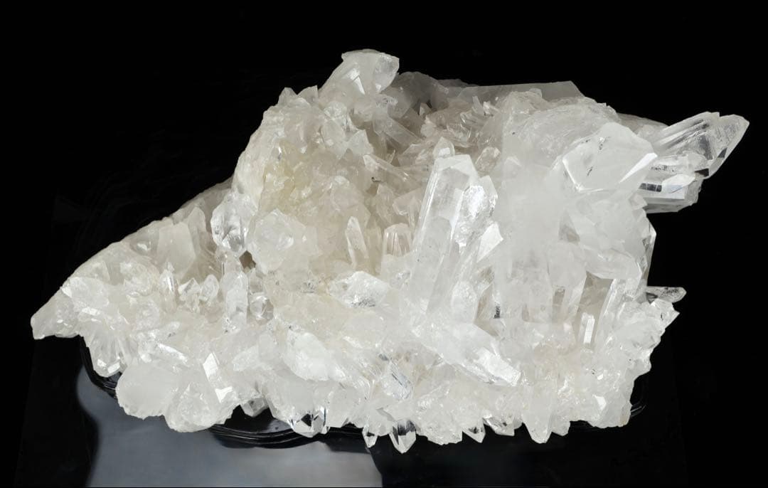 天然石 水晶クラスター 42.4kg 台座付 原石 鉱石 クオーツ クォーツ