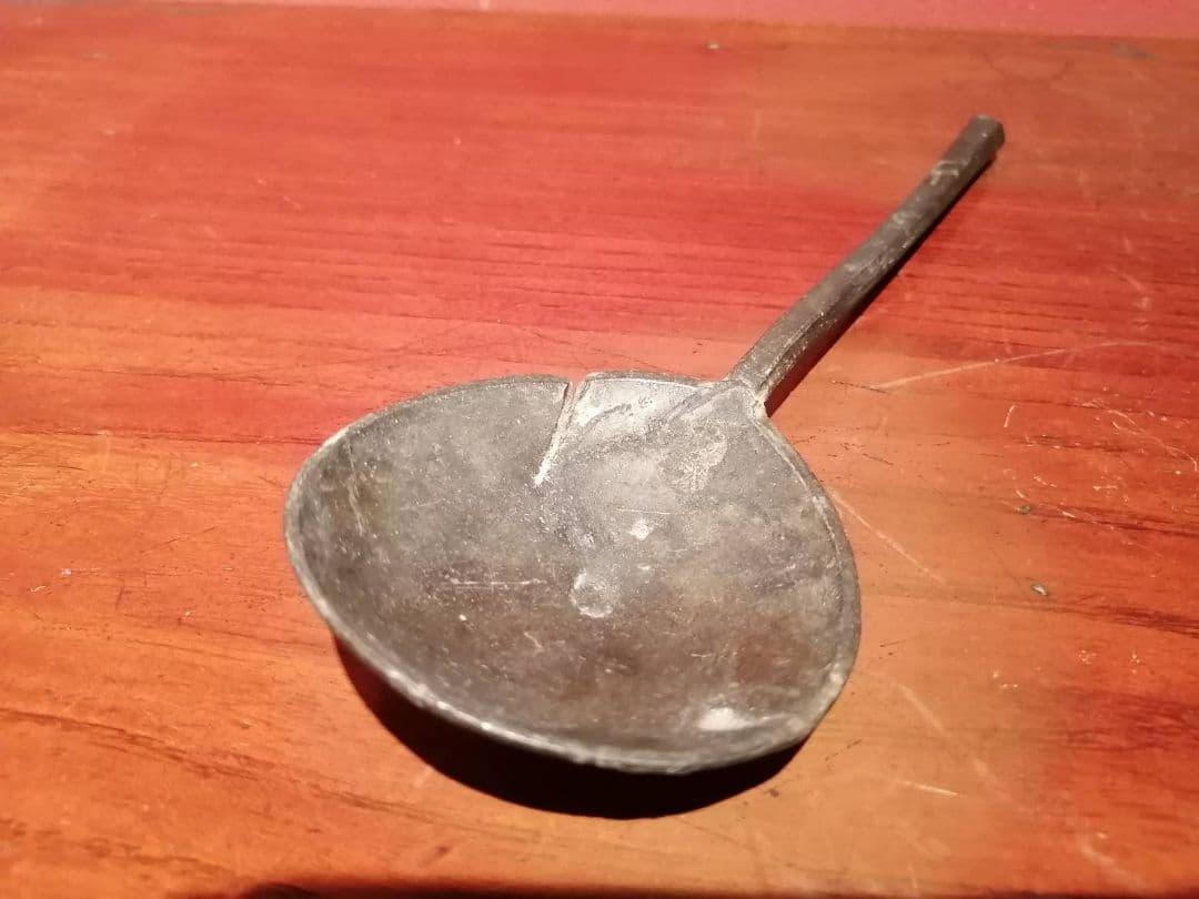 オランダ　ピュータースプーン2点（17世紀、18世紀）