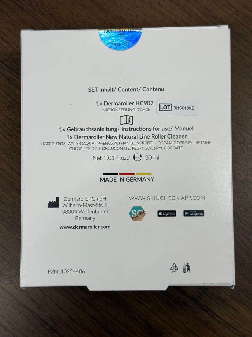 ボディ・フェイスケア Dermaroller HC 902 & Roller Cleaner Set