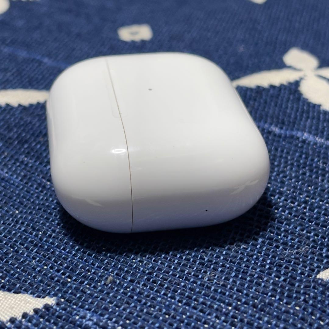 【美品】Apple AirPods pro 2 第二世代 ケースのみ