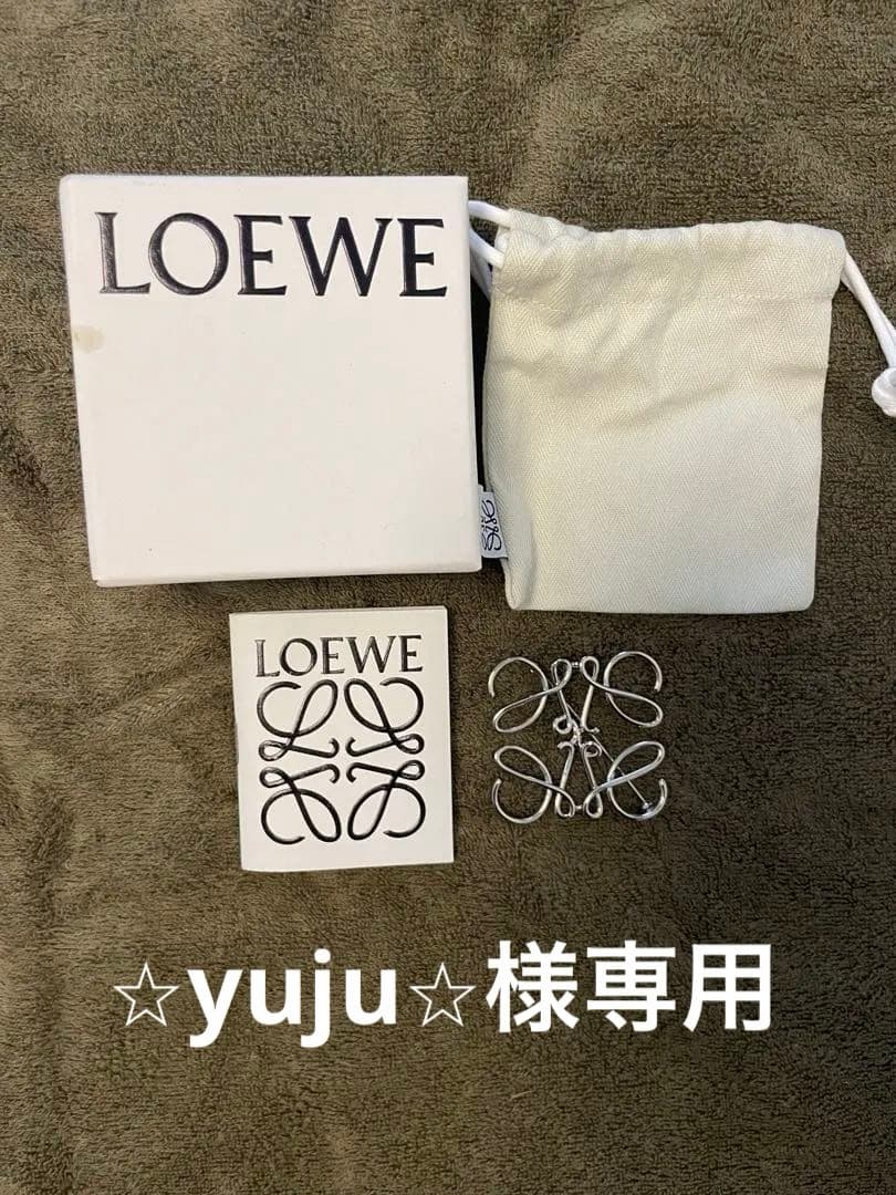 LOEWE リボンモチーフ ブローチ　シルバー