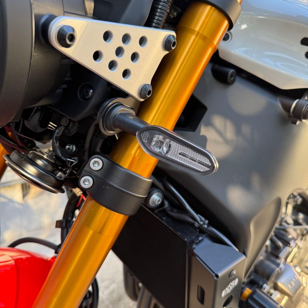 XSR900 ウインカー移設キット