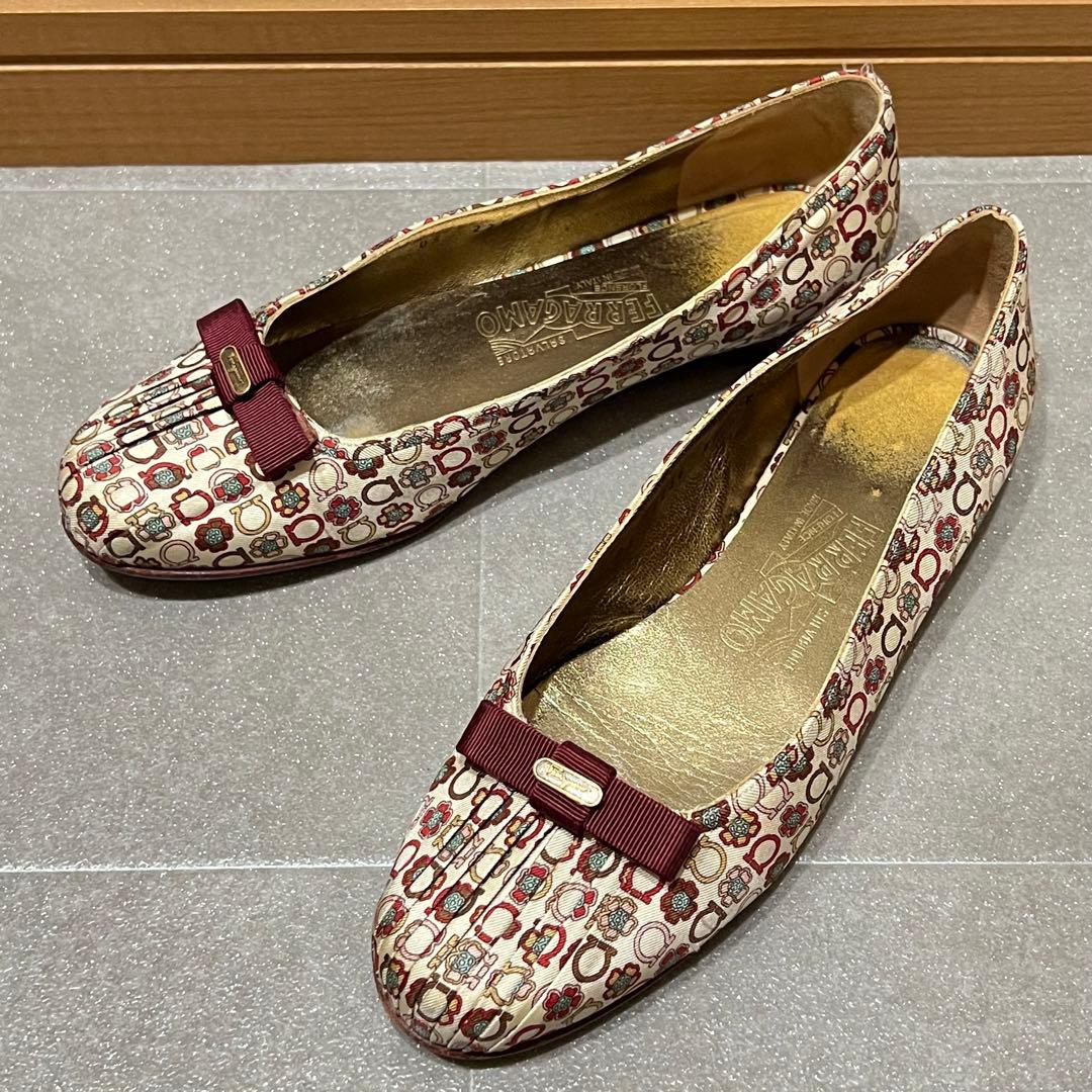 【6 1/2】 Ferragamo フラットシューズ 23.5 ヴァラ baby