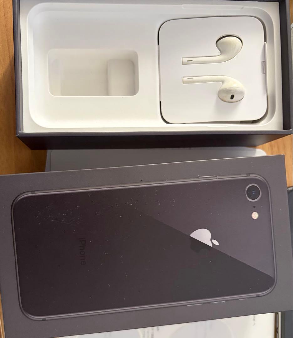 Apple iPhone 8 64GB ブラック 本体