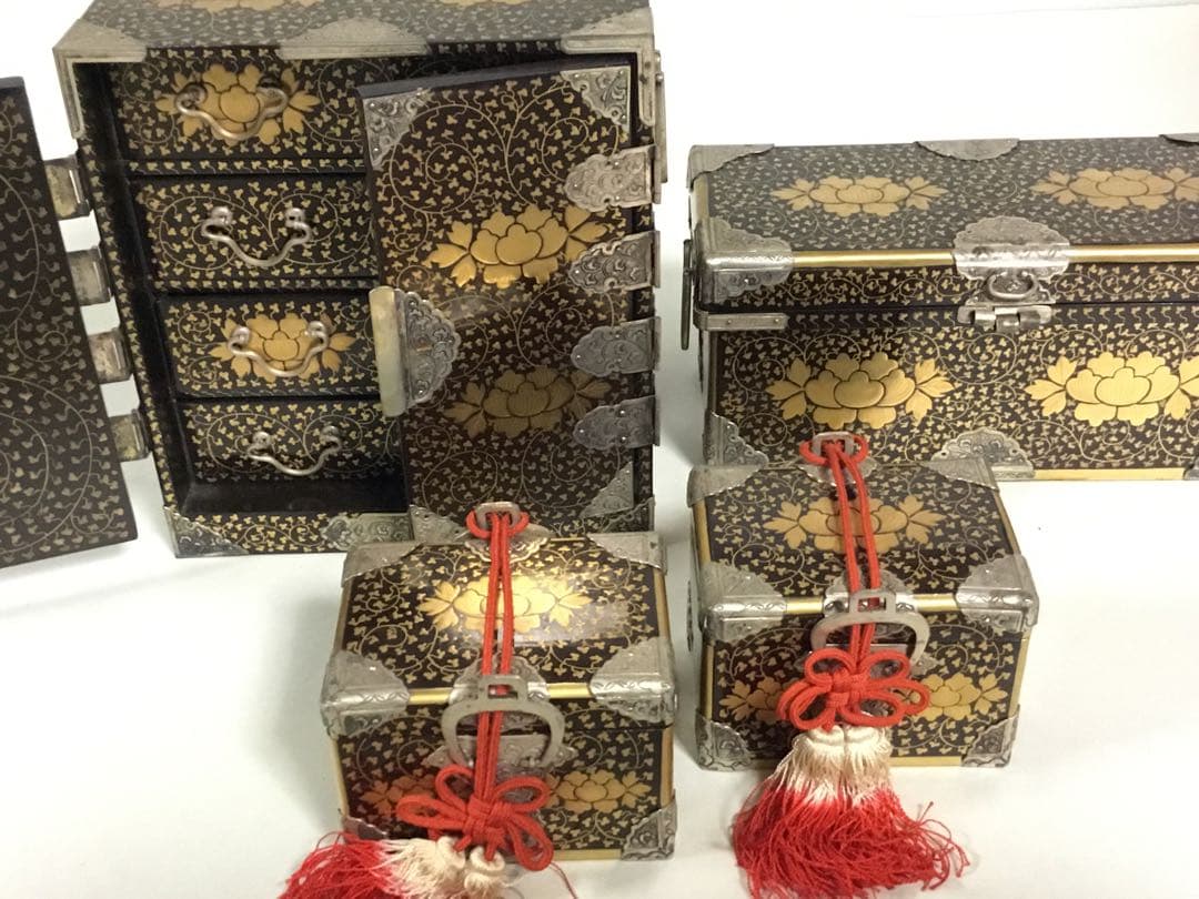 古い雛道具◆御三ツ揃◆木製 蒔絵 唐草 漆器 雛人形 骨董 ドールハウス