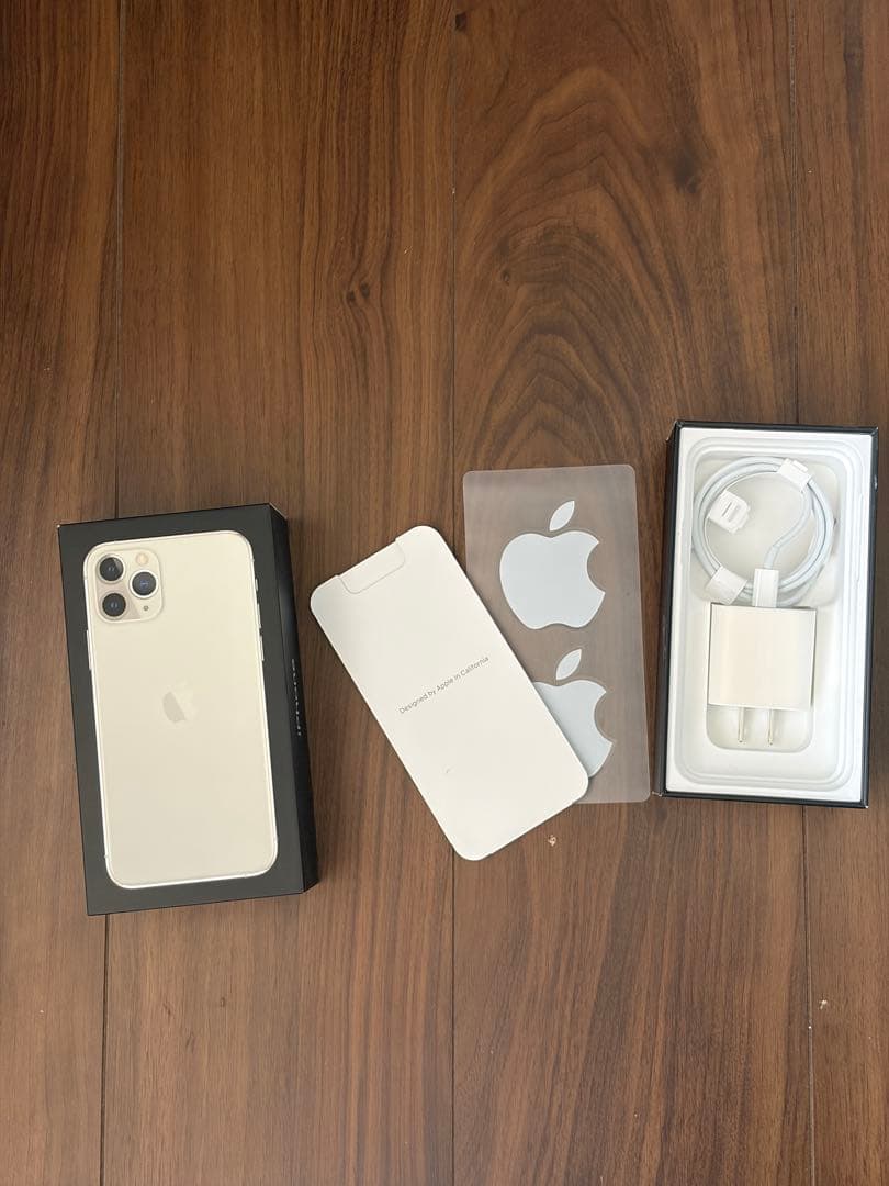 iPhone 11 Pro 64GB画面ひびあり　箱、純正新品充電ケーブル付