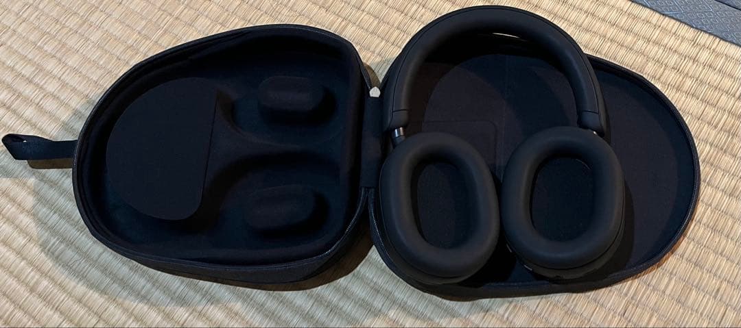 Sony WH-1000XM5ワイヤレスヘッドホン　ブラック