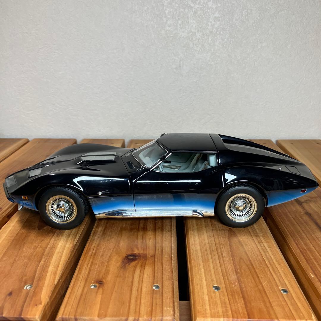 オートアート1/18 コルベット MANTA RAY'68 BLUE