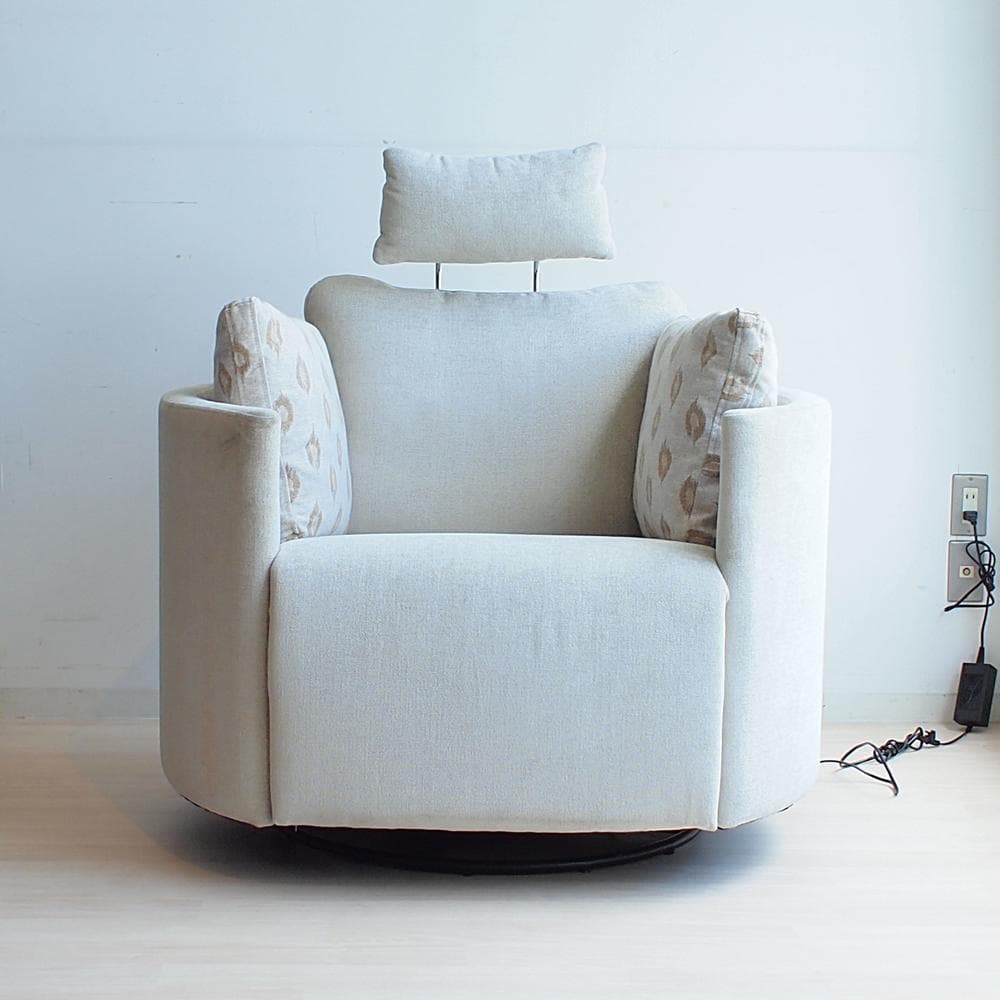 Fama 電動リクライニング付き ロッキングチェア