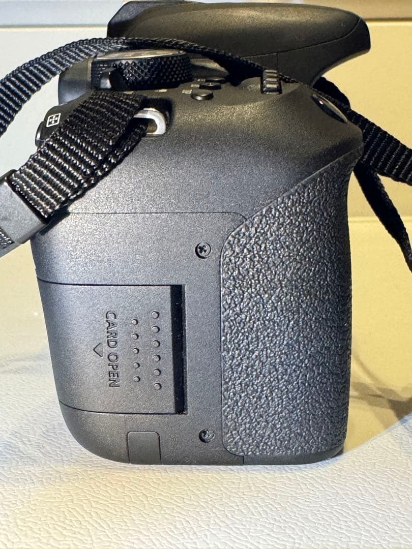 Canon Kiss x9i ダブルレンズキット レンズ保護付き