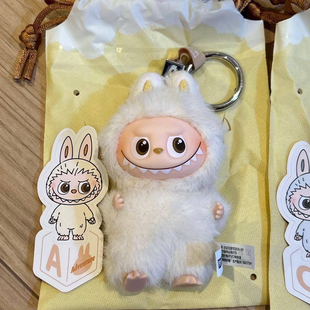 PIN FOR LOVE イニシャルラブブ ぬいぐるみペンダント　A.C.H.J