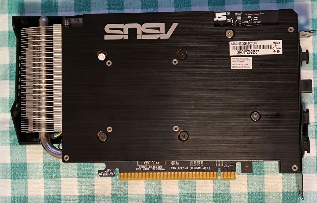 ASUS GeForce GTX 1060 6GB グラフィックボード。