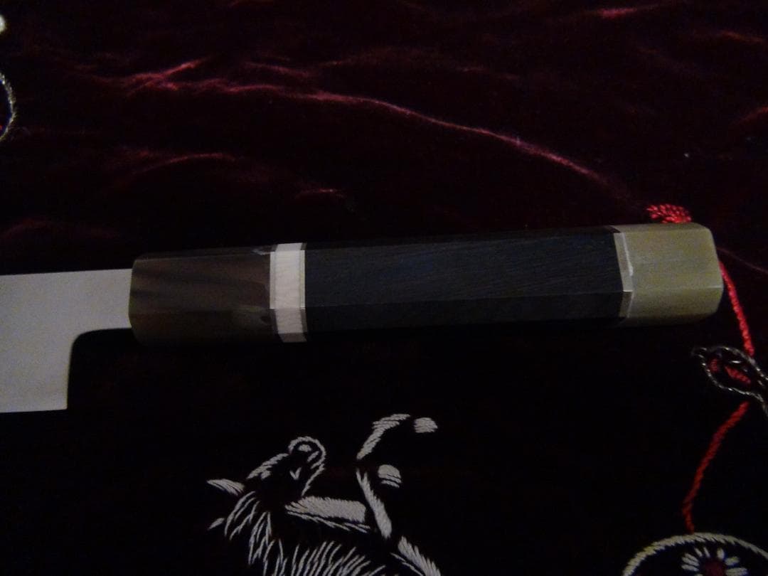 柳刃包丁刃渡27センチ本焼全鋼V金10号 黒檀白水牛八角柄新品。