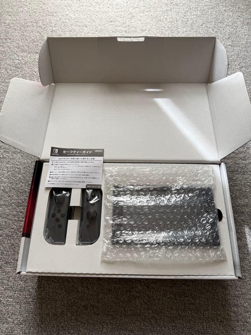 Nintendo Switch 本体 グレー 付属品完備　おまけ付き
