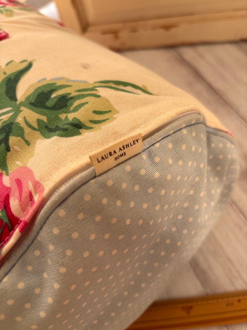 く*ん様 希少LAURA ASHLEY 花柄ブランケット　毛布　薔薇柄　ローズ