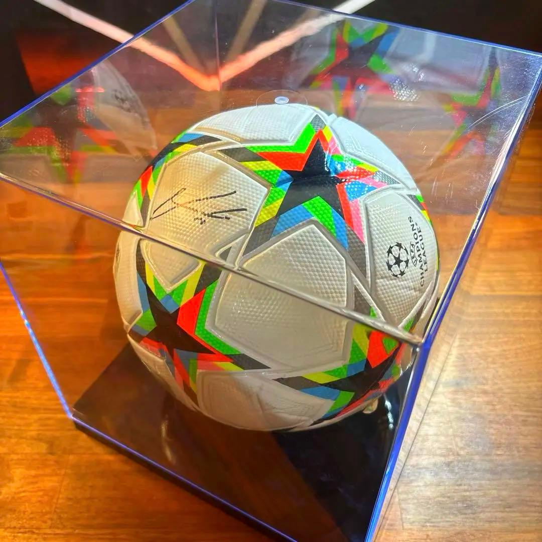 ア*ン様 【最終値下げ】モドリッチ 直筆サインボール 鑑定済み チャンピオンズリ