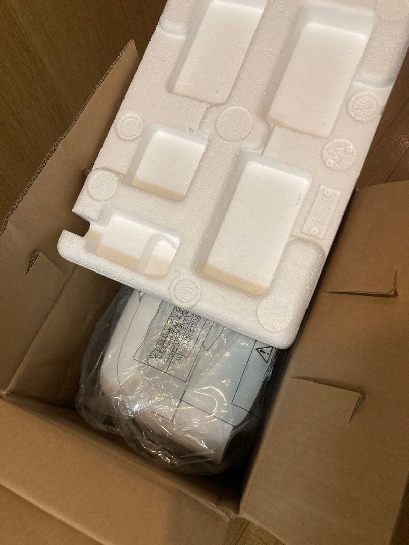 【値下げ中】2025年製　SHARP CV-S71-W 除湿機