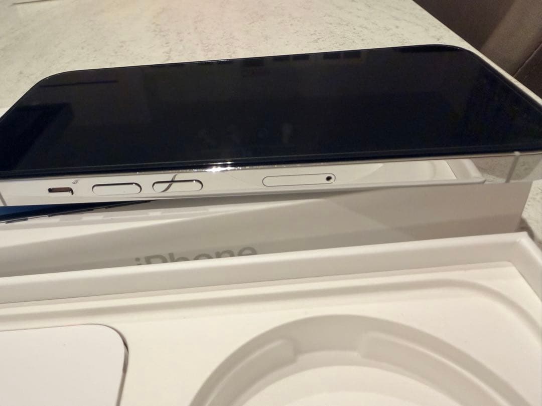 iPhone 14pro（256GB）シルバー 新品純正バッテリー100%