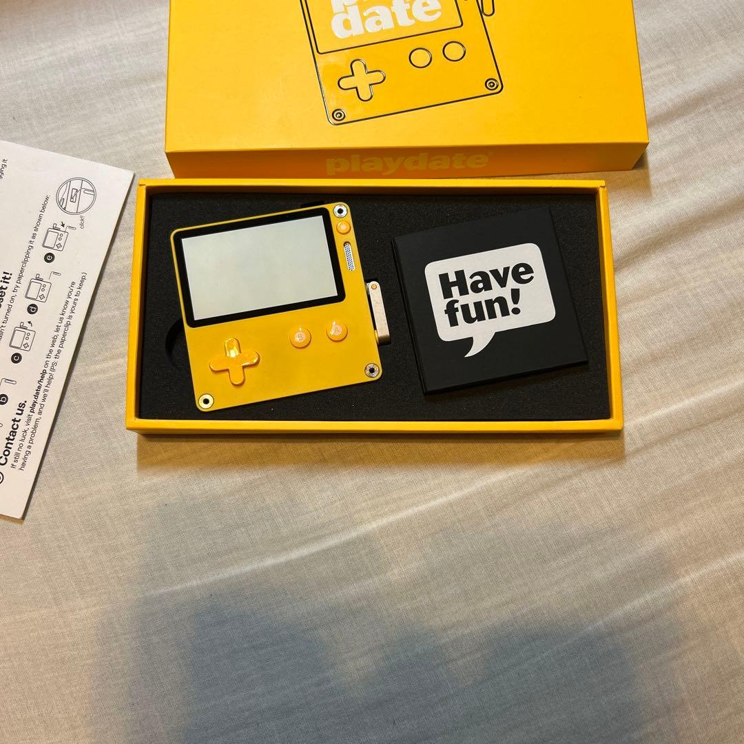 Playdate ハンドヘルドゲーム機 イエロー(専用付属ケーブルなし)