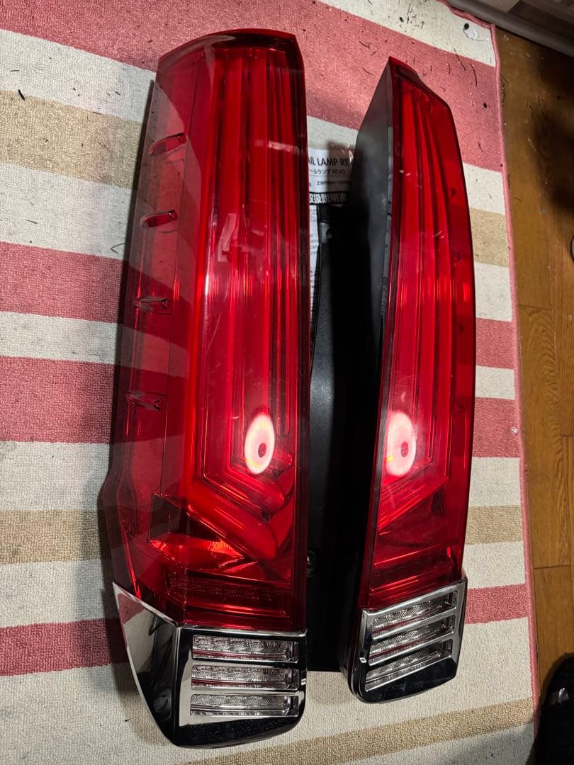ノア ヴォクシー 80 ヴァレンティ テールランプ テール