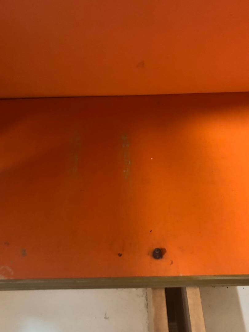 昭和レトロポップ　食器棚 アーチ型ガラス扉　オレンジ