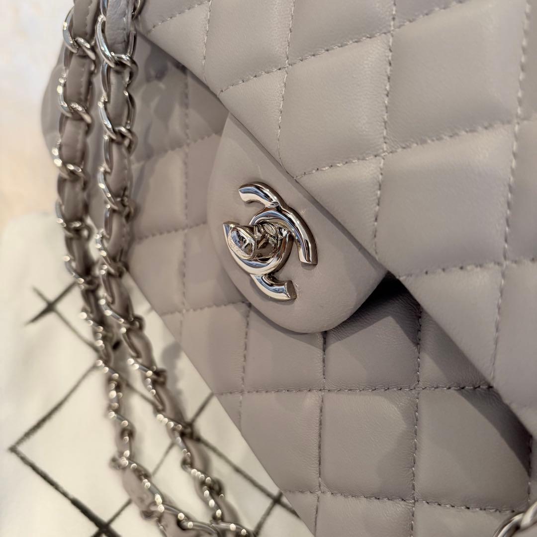 現在商談中　 CHANEL グレー キルティング ショルダー マトラッセ２５