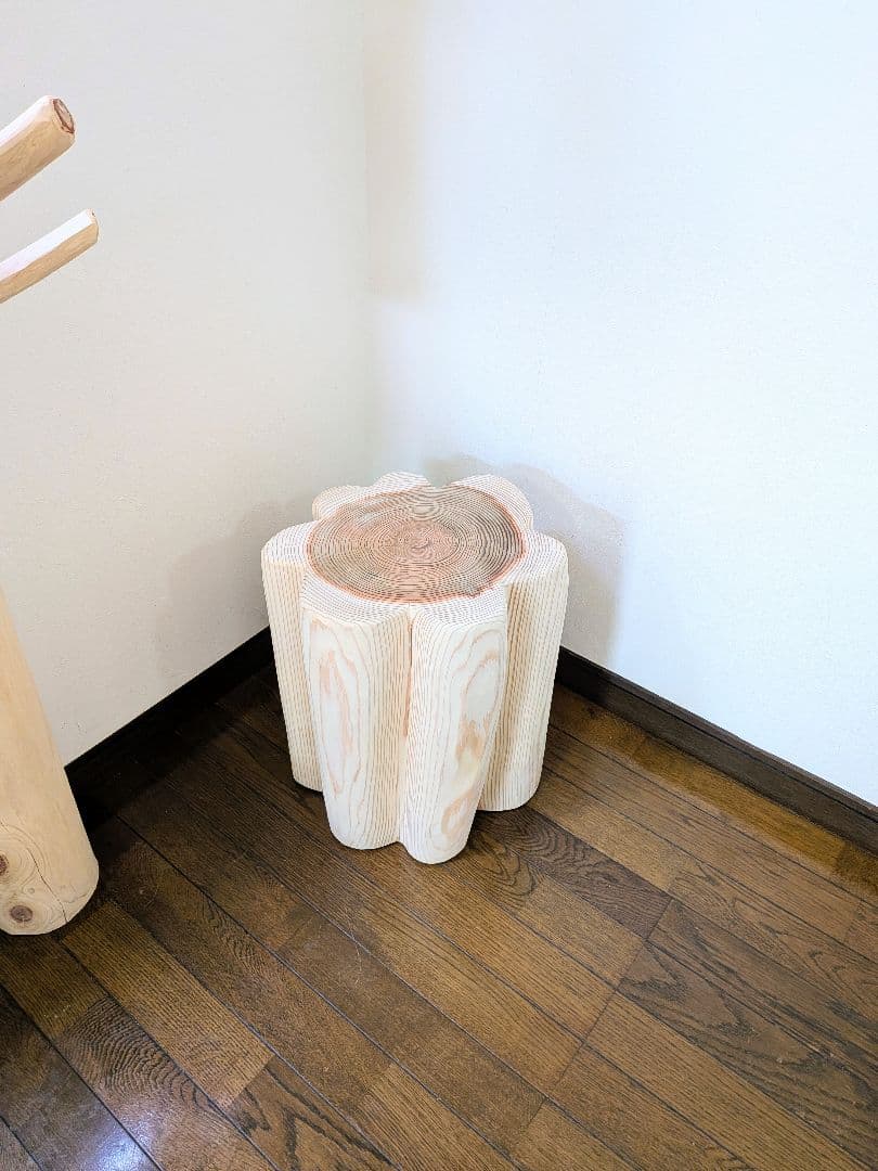 丸太スツール　丸太サイドテーブル　スギ　フリル